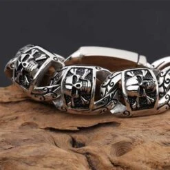 Bracelet Pirate Patron De La Flotte -Pirate Costume Shop bracelet pirate patron 2