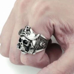 Grosse Bague Pirate Homme Sanguinaire -Pirate Costume Shop grosse bague pirate homme 1