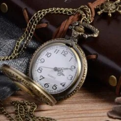 ▷ Collier Montre Gousset Pirate -Pirate Costume Shop pendentif montre pirate 3